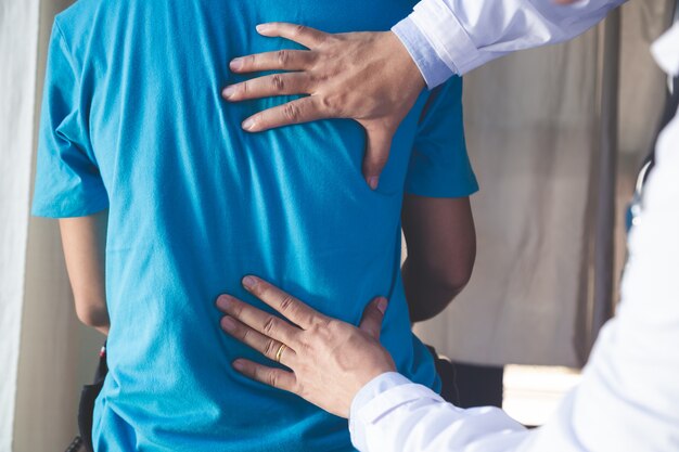 Best Back Pain Surgeon in Dilshad Garden