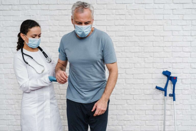 Best Joint Pain Doctor in Delhi