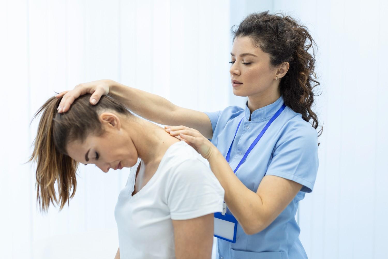 Best Neck Pain Specialist in East Delhi