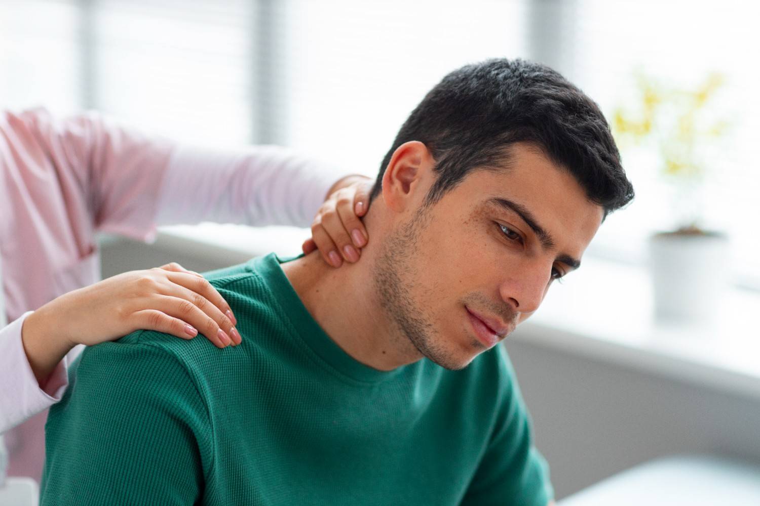 Best Neck Pain Treatment in Naveen Shahdara